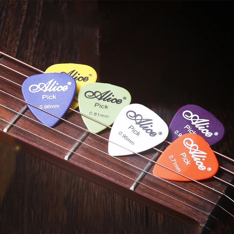 Guitar Picks Box Case Set Guitar Accessories Musical Instrument Tool 0.
